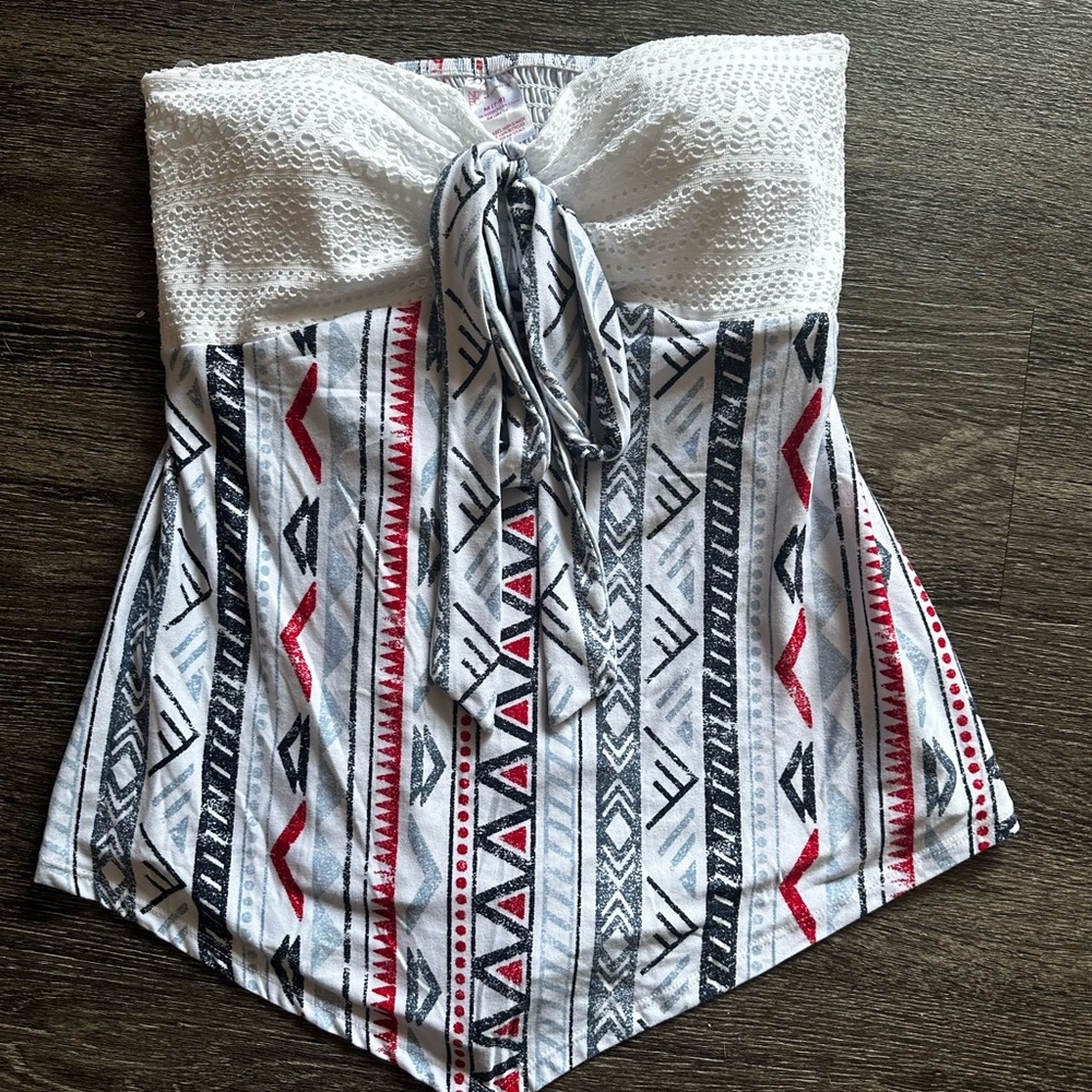 No Boundaries adorable strapless blouse